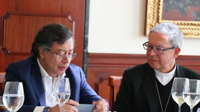 La Iglesia en Colombia logra que todas las autoridades firmen una declaracin contra la violencia
